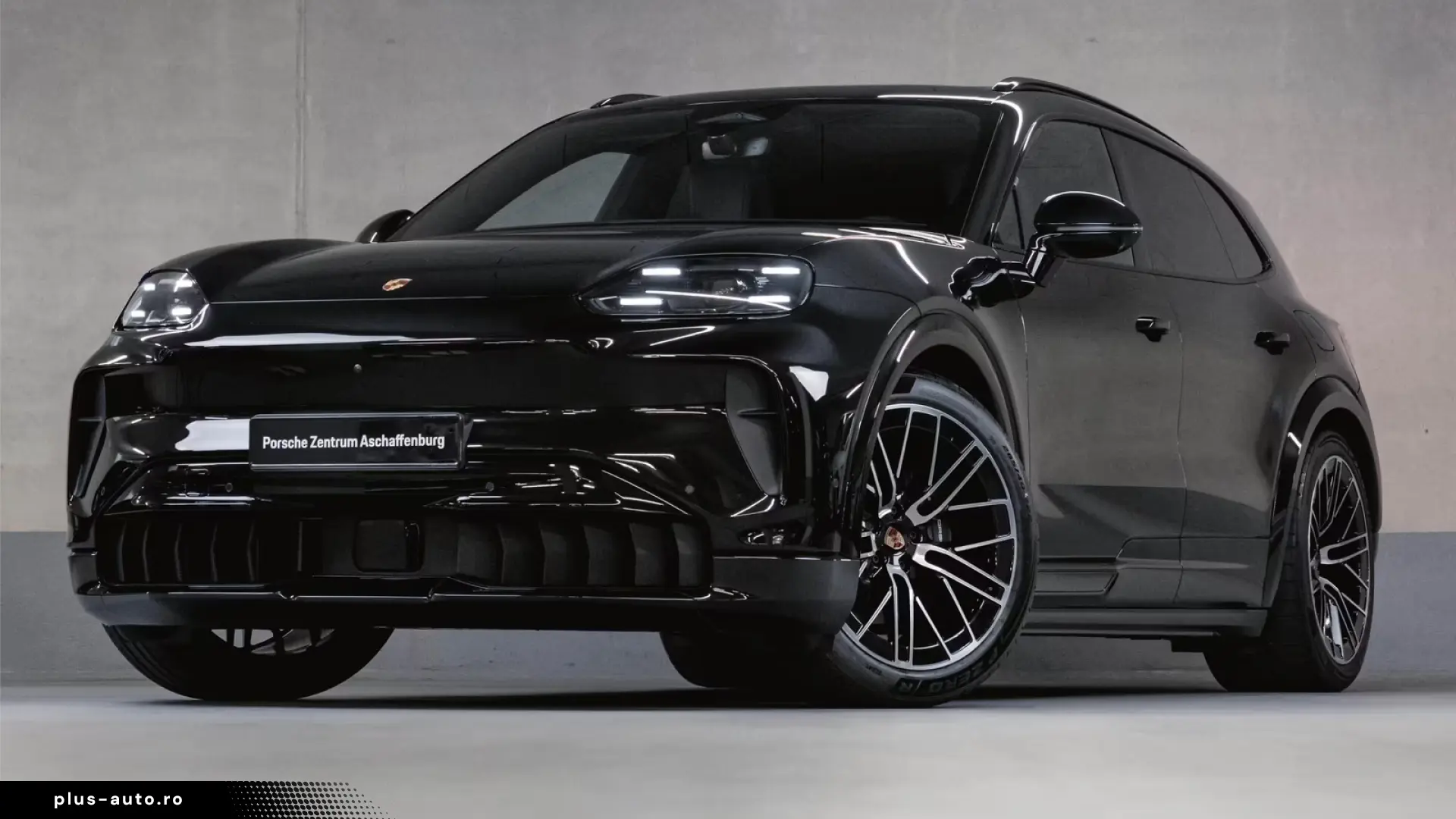 Porsche Cayenne Electric Panoramic Roof AHK Sport Chrono