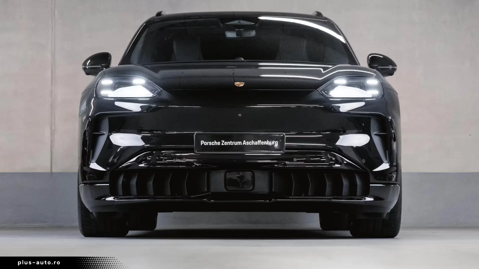 Porsche Cayenne Electric Panoramic Roof AHK Sport Chrono