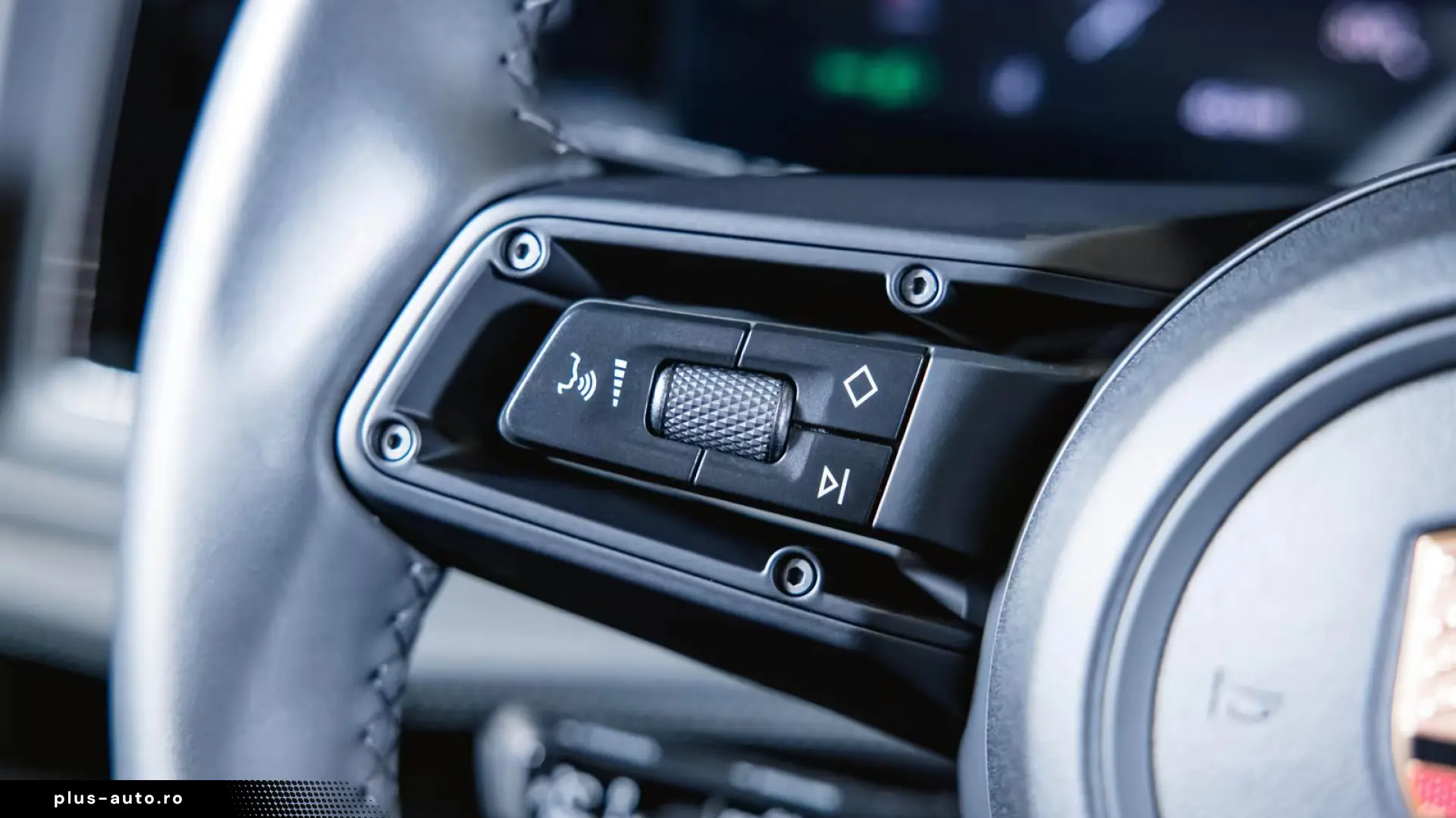 Porsche Cayenne Electric Panoramic Roof AHK Sport Chrono