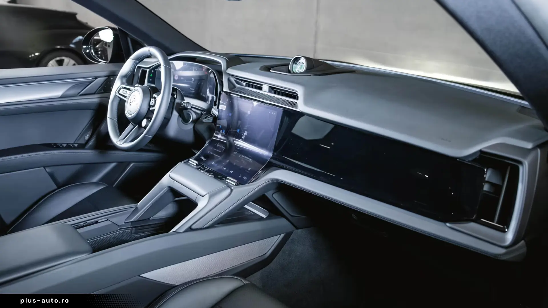 Porsche Cayenne Electric Panoramic Roof AHK Sport Chrono