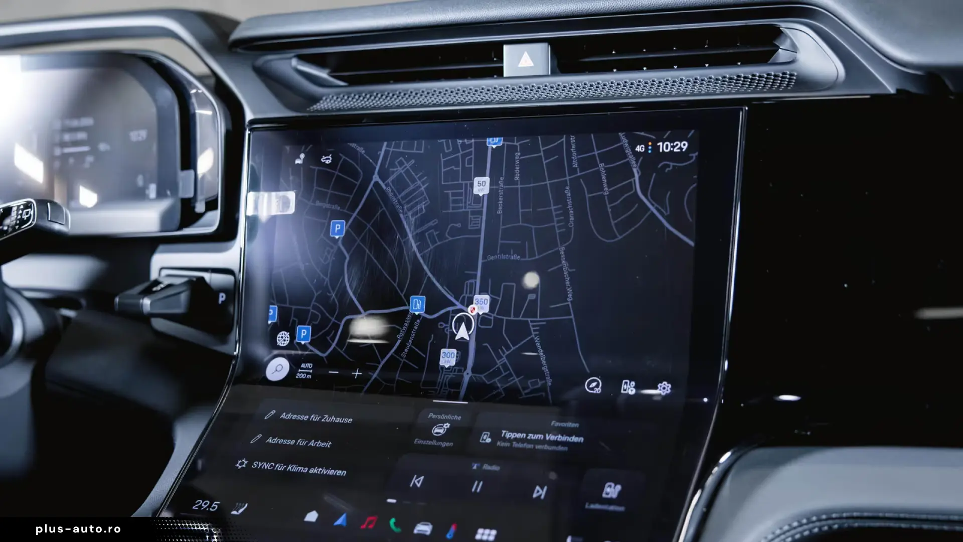 Porsche Cayenne Electric Panoramic Roof AHK Sport Chrono