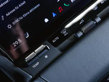 Porsche Cayenne Electric Panoramic Roof AHK Sport Chrono