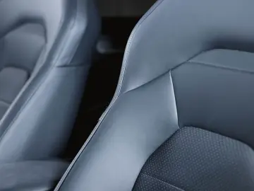Porsche Cayenne Electric Panoramic Roof AHK Sport Chrono