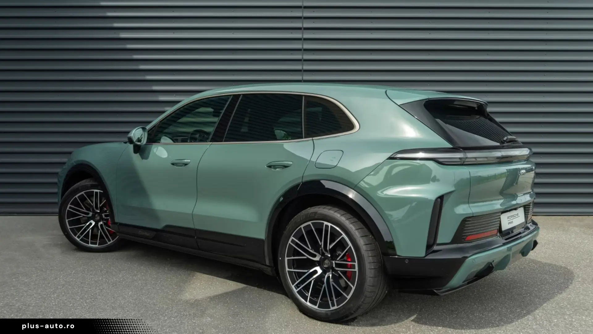 Porsche Cayenne Turbo Electric Burmester Active-Ride 22z