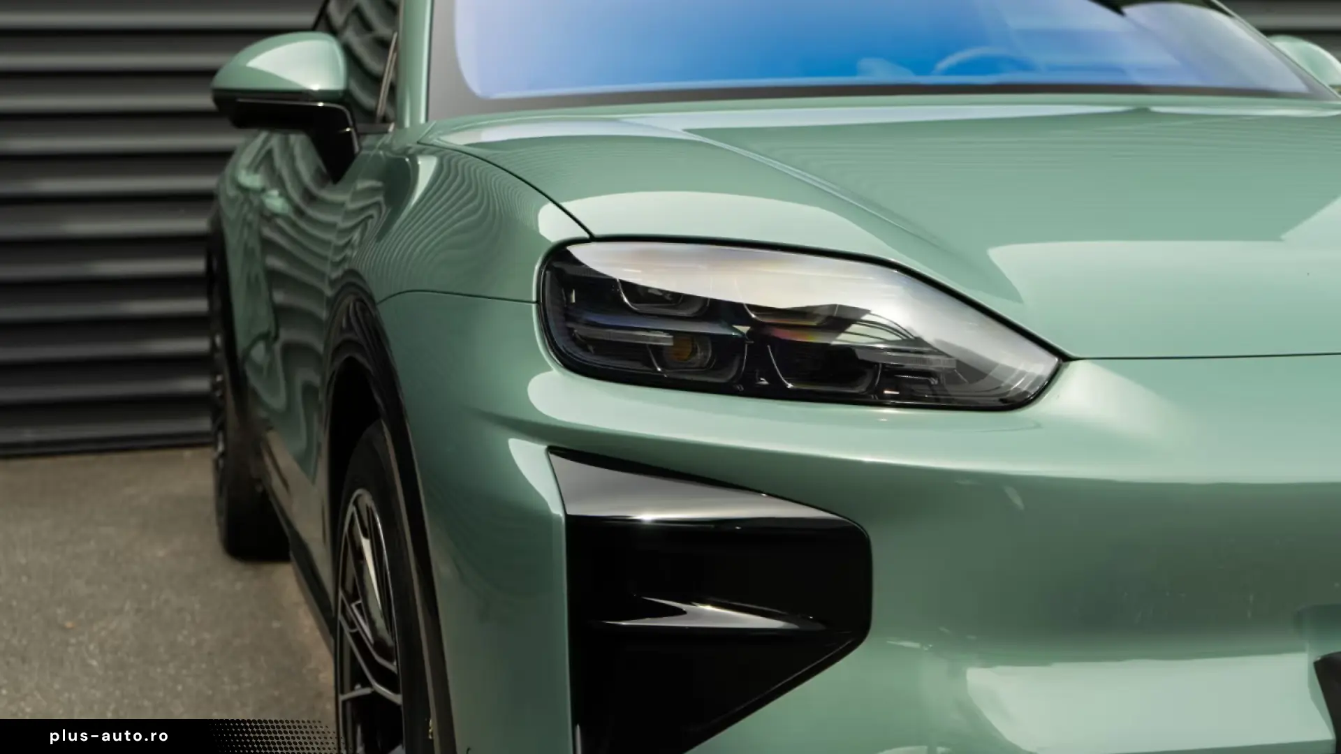 Porsche Cayenne Turbo Electric Burmester Active-Ride 22z