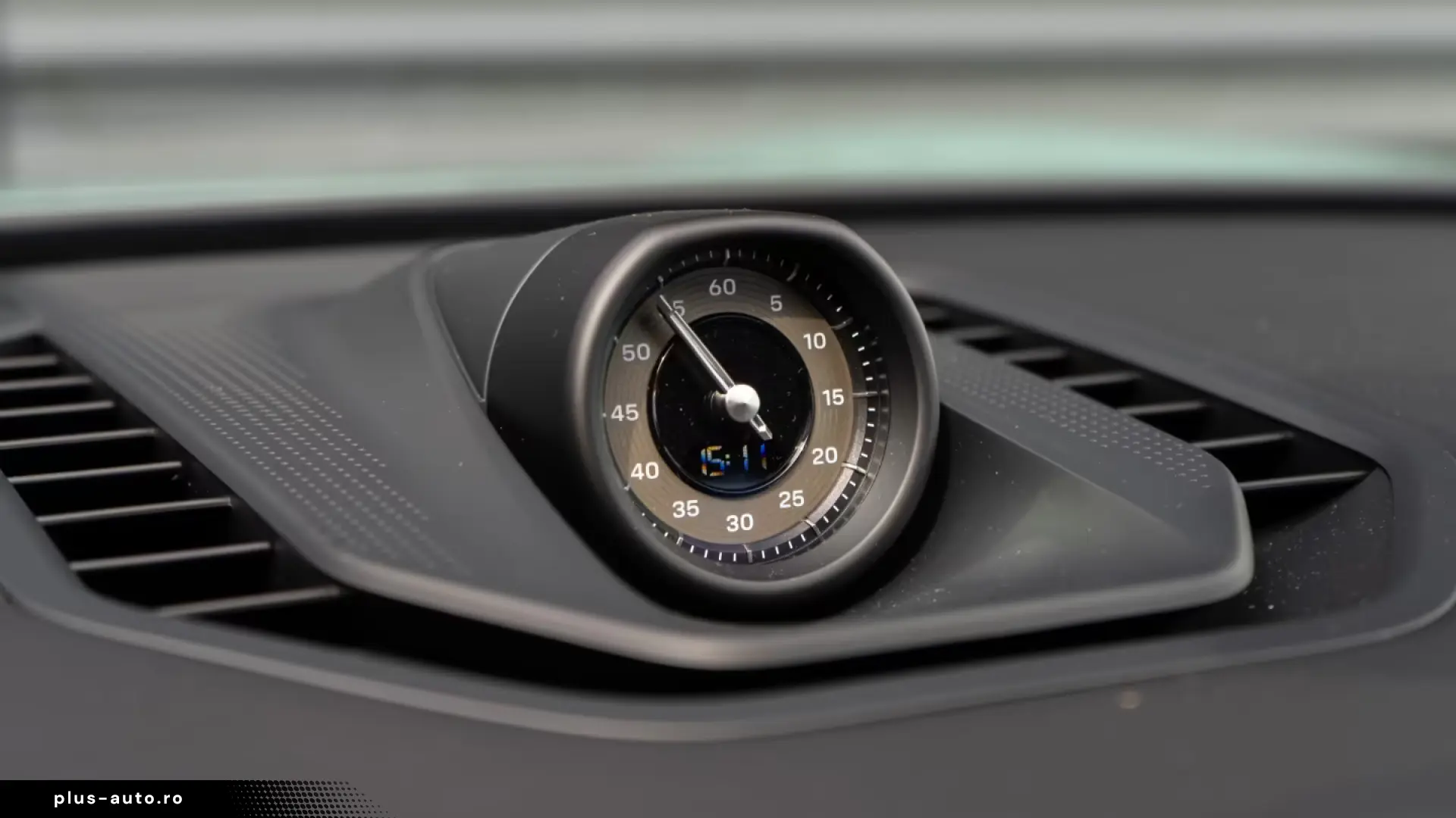 Porsche Cayenne Turbo Electric Burmester Active-Ride 22z