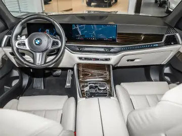 BMW X5 xDrive30d M Sport PANO AHK RFK NAVI LED DAB