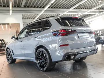 BMW X5 xDrive30d M Sport PANO AHK RFK NAVI LED DAB