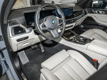 BMW X5 xDrive30d M Sport PANO AHK RFK NAVI LED DAB