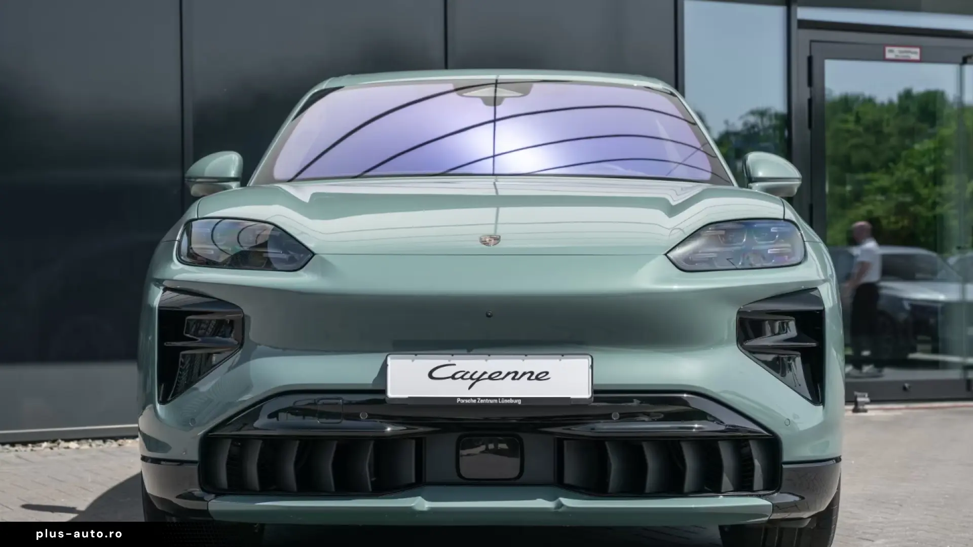 Porsche Cayenne Turbo Electric Burmester Active Ride