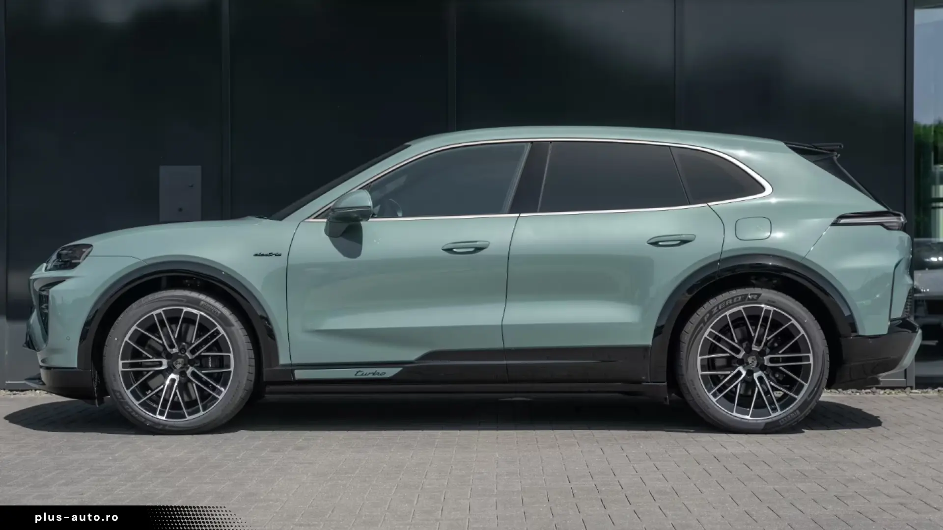 Porsche Cayenne Turbo Electric Burmester Active Ride