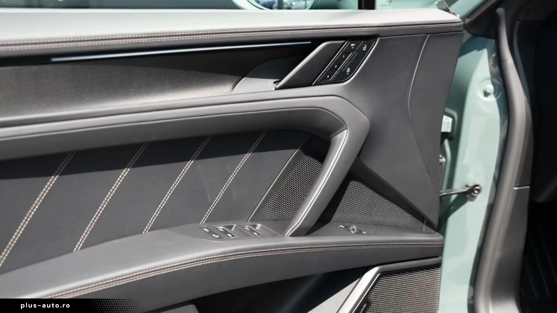 Porsche Cayenne Turbo Electric Burmester Active Ride