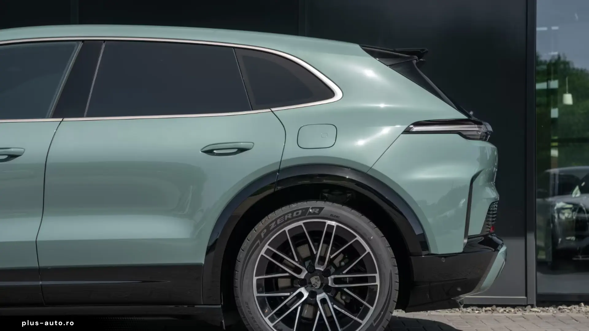 Porsche Cayenne Turbo Electric Burmester Active Ride