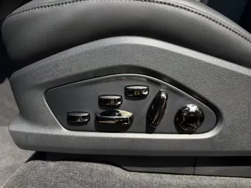 Porsche Cayenne Turbo Electric   Burmester   AHK