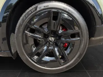 Porsche Cayenne Turbo Electric   Burmester   AHK