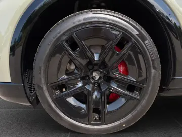 Porsche Cayenne Turbo Electric   Burmester   AHK
