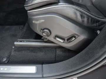 VOLVO XC90 Plus Dark AWD 7-Sitzer