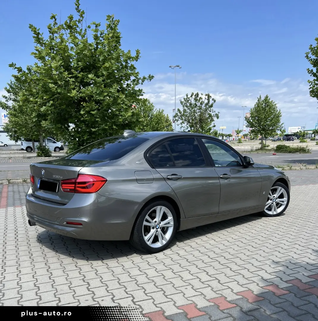 BMW 330