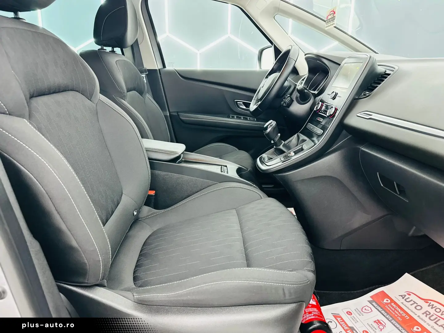 RENAULT SCENIC 2018 1.3i E6 7 Locuri Garantie 12 Luni Rate A