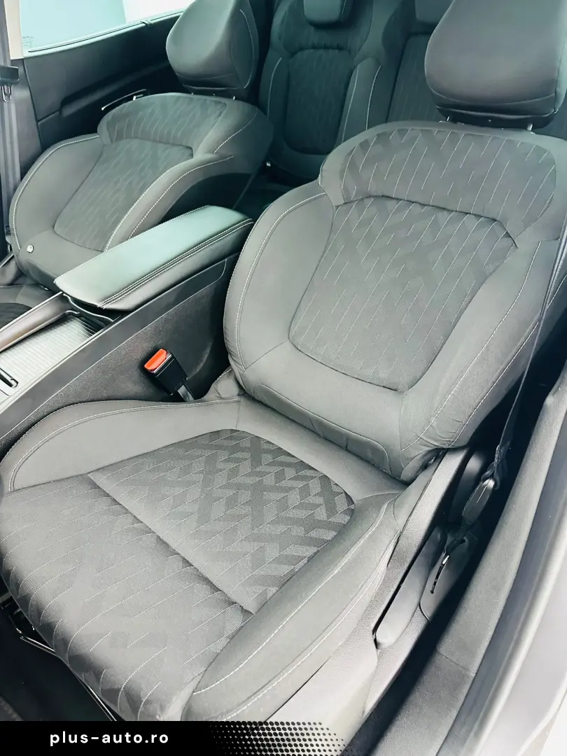 RENAULT SCENIC 2018 1.3i E6 7 Locuri Garantie 12 Luni Rate A