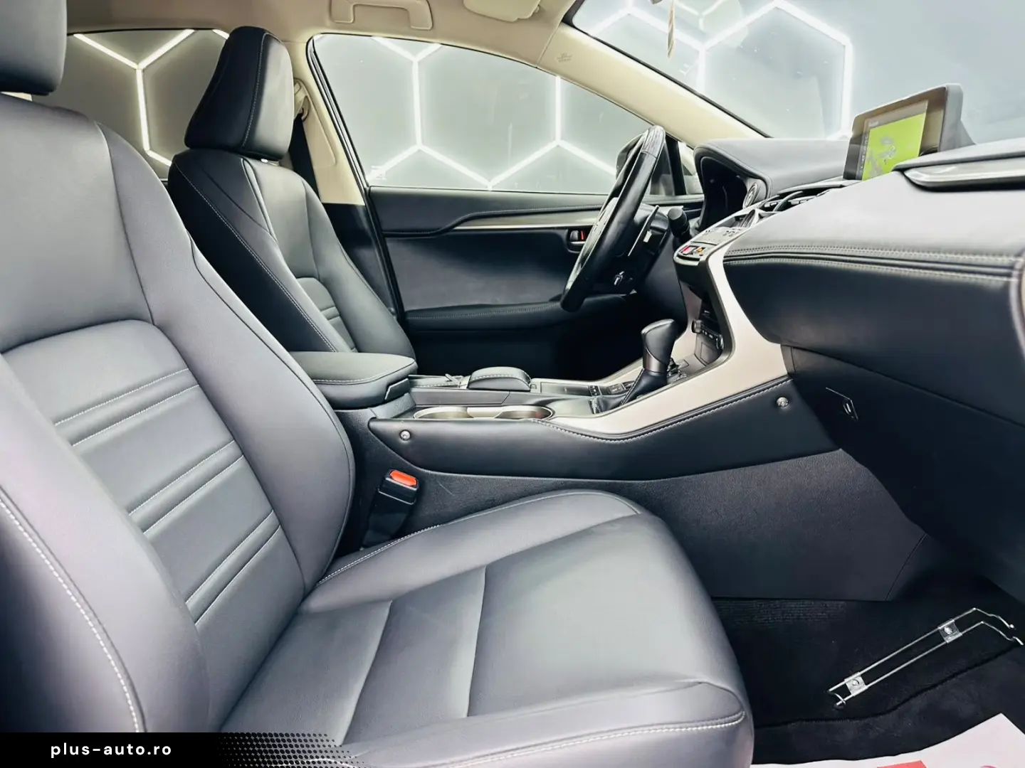 LEXUS NX-300H 2019 2.5i   HybridE6 Garantie 12 Luni Rate Ava