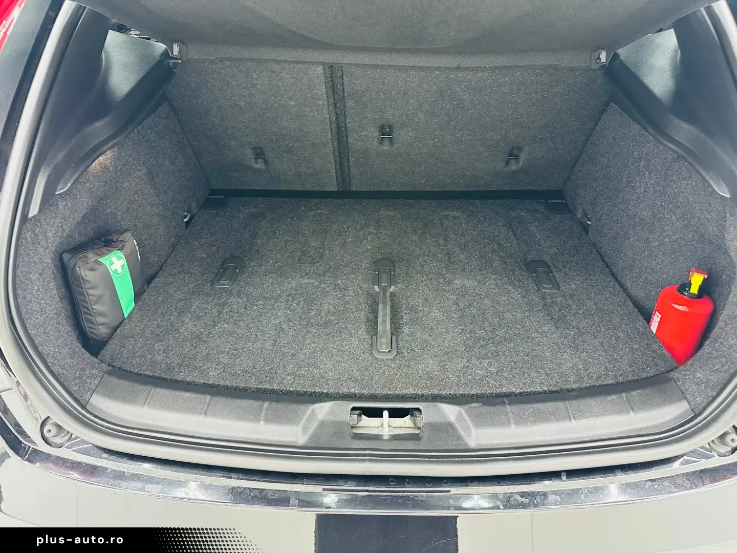 VOLVO V40 2019 2.0D E6 Garantie 12 Luni Rate Avans 0 Doar Cu