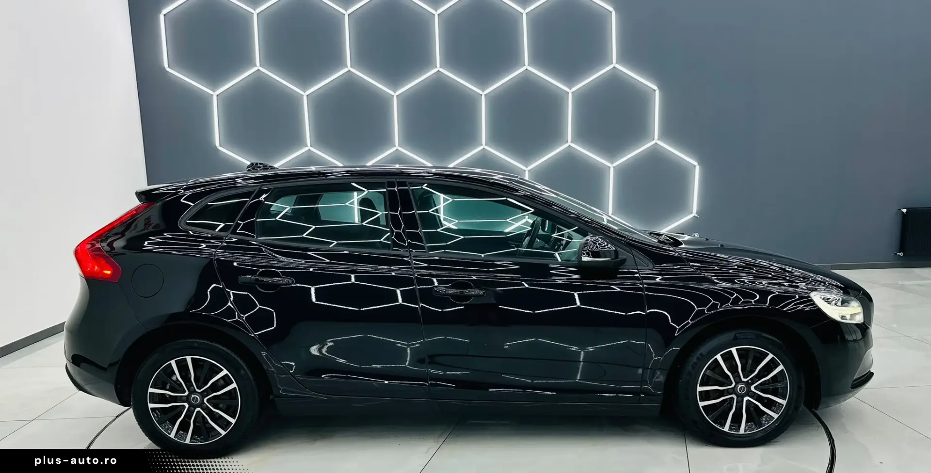VOLVO V40 2019 2.0D E6 Garantie 12 Luni Rate Avans 0 Doar Cu