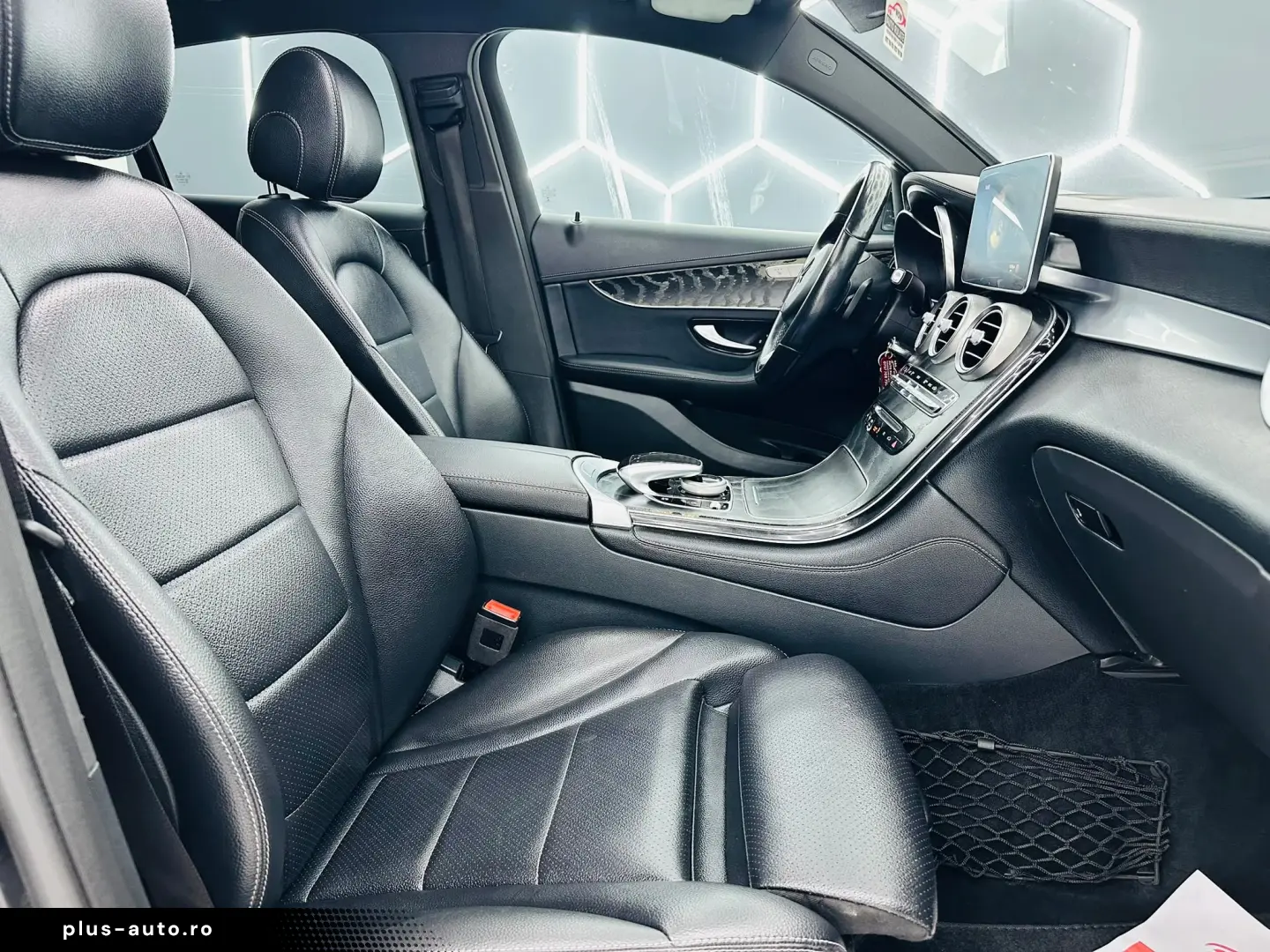 MERCEDESBENZ Glc 300 2018 2.0i E6 4x4 Garantie 12 Luni Rate