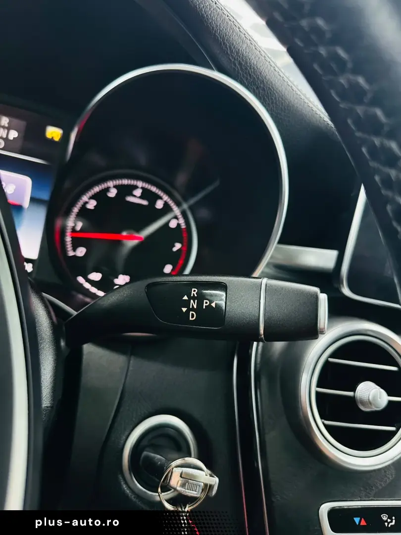 MERCEDESBENZ Glc 300 2018 2.0i E6 4x4 Garantie 12 Luni Rate