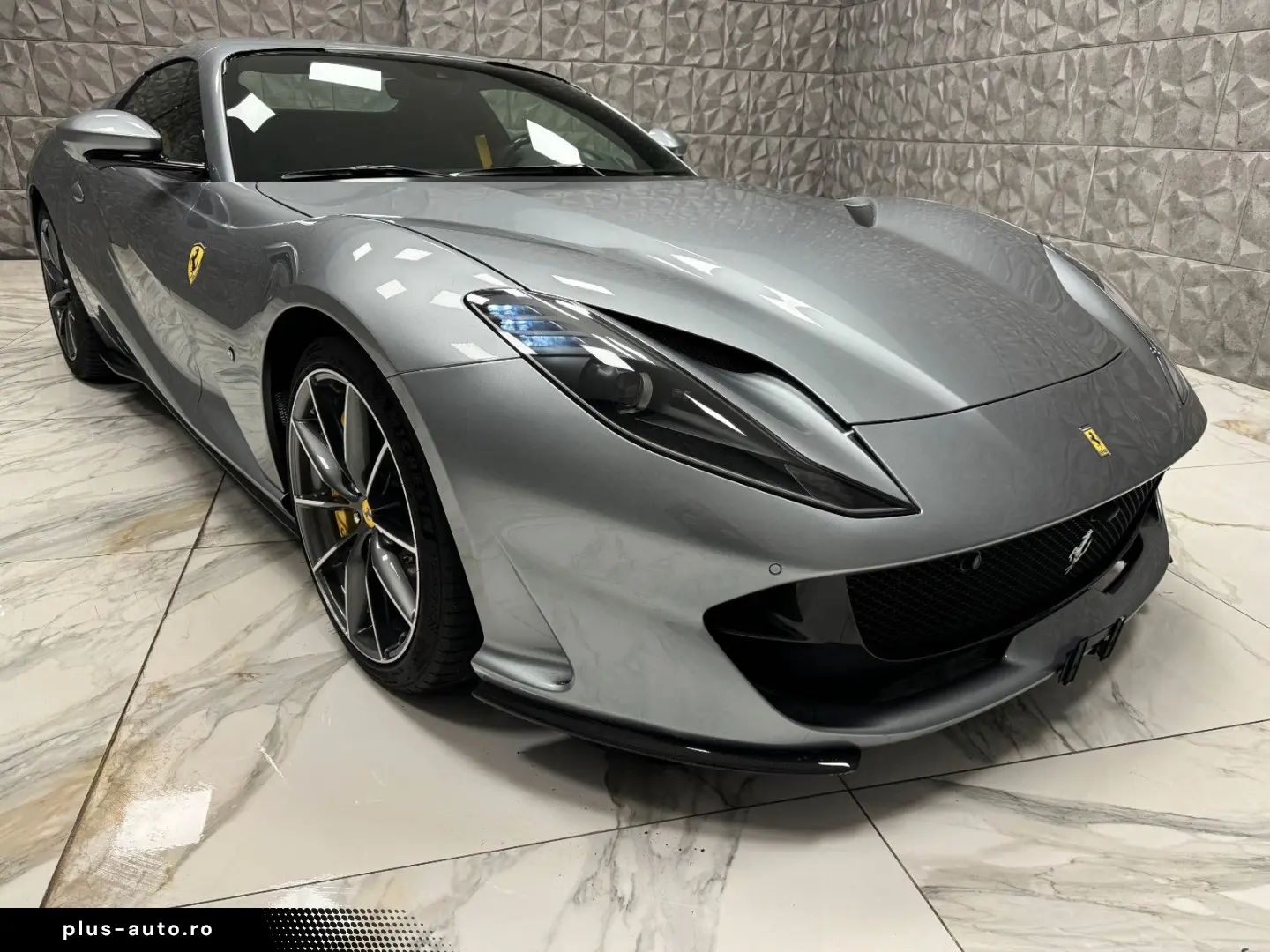 FERRARI 812 GTS -V12   CARBON-LIFT-CAMERA