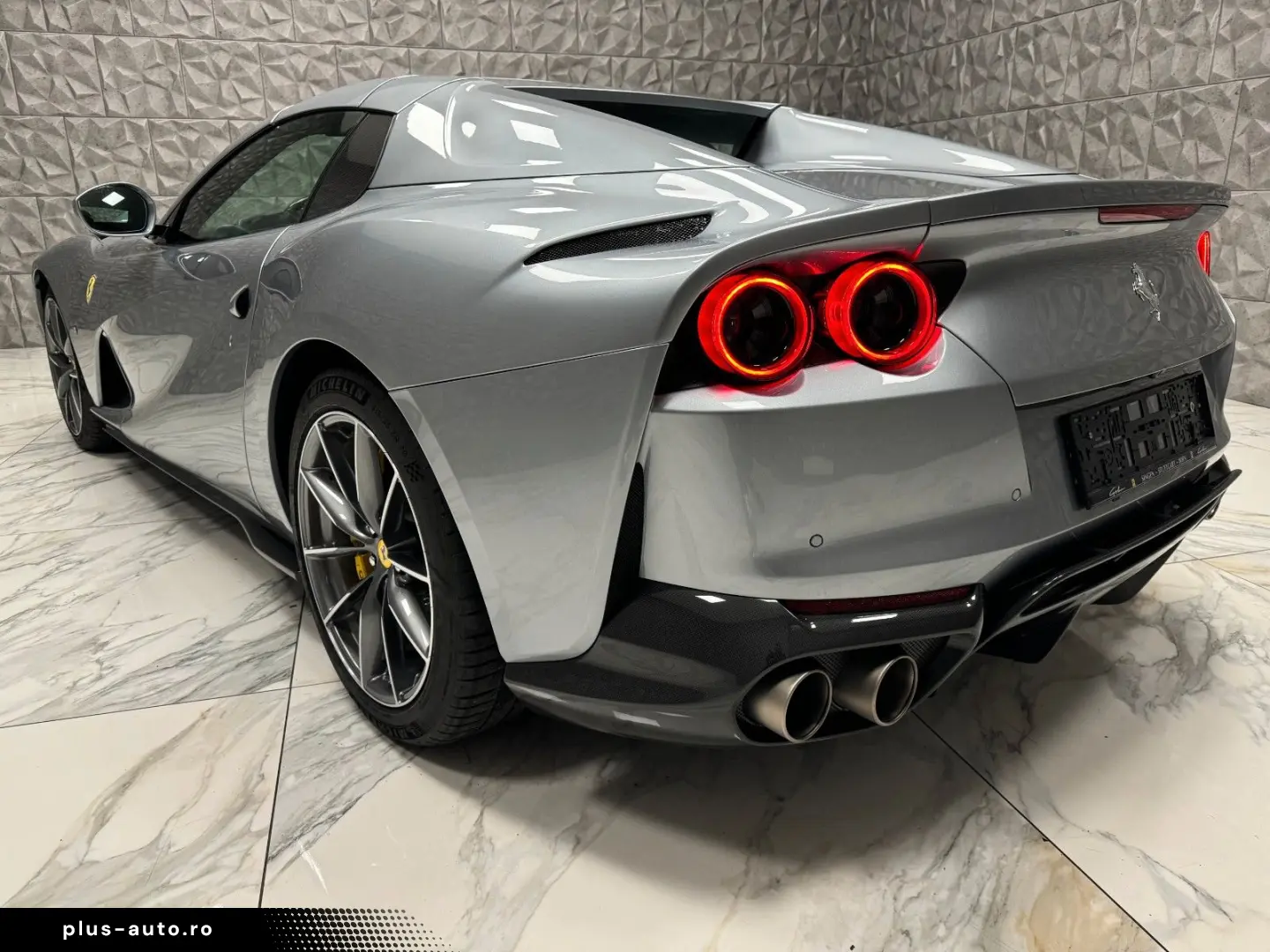 FERRARI 812 GTS -V12   CARBON-LIFT-CAMERA