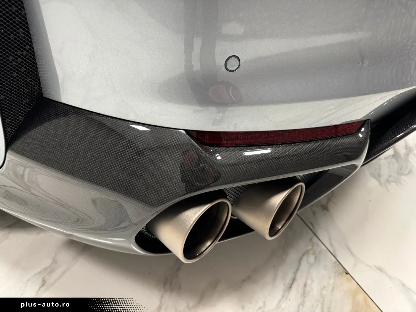 FERRARI 812 GTS -V12   CARBON-LIFT-CAMERA