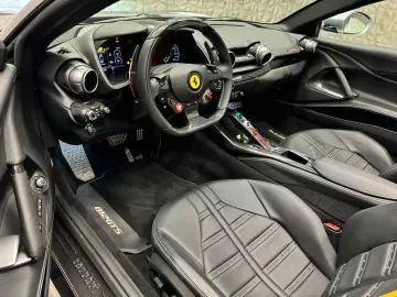 FERRARI 812 GTS -V12   CARBON-LIFT-CAMERA