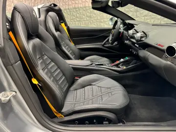 FERRARI 812 GTS -V12   CARBON-LIFT-CAMERA