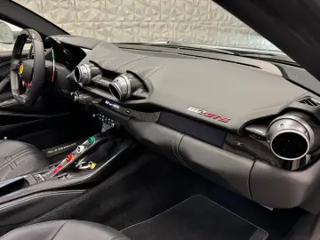 FERRARI 812 GTS -V12   CARBON-LIFT-CAMERA