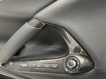 FERRARI 812 GTS -V12   CARBON-LIFT-CAMERA