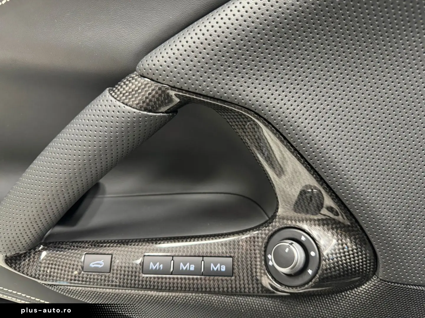 FERRARI 812 GTS -V12   CARBON-LIFT-CAMERA
