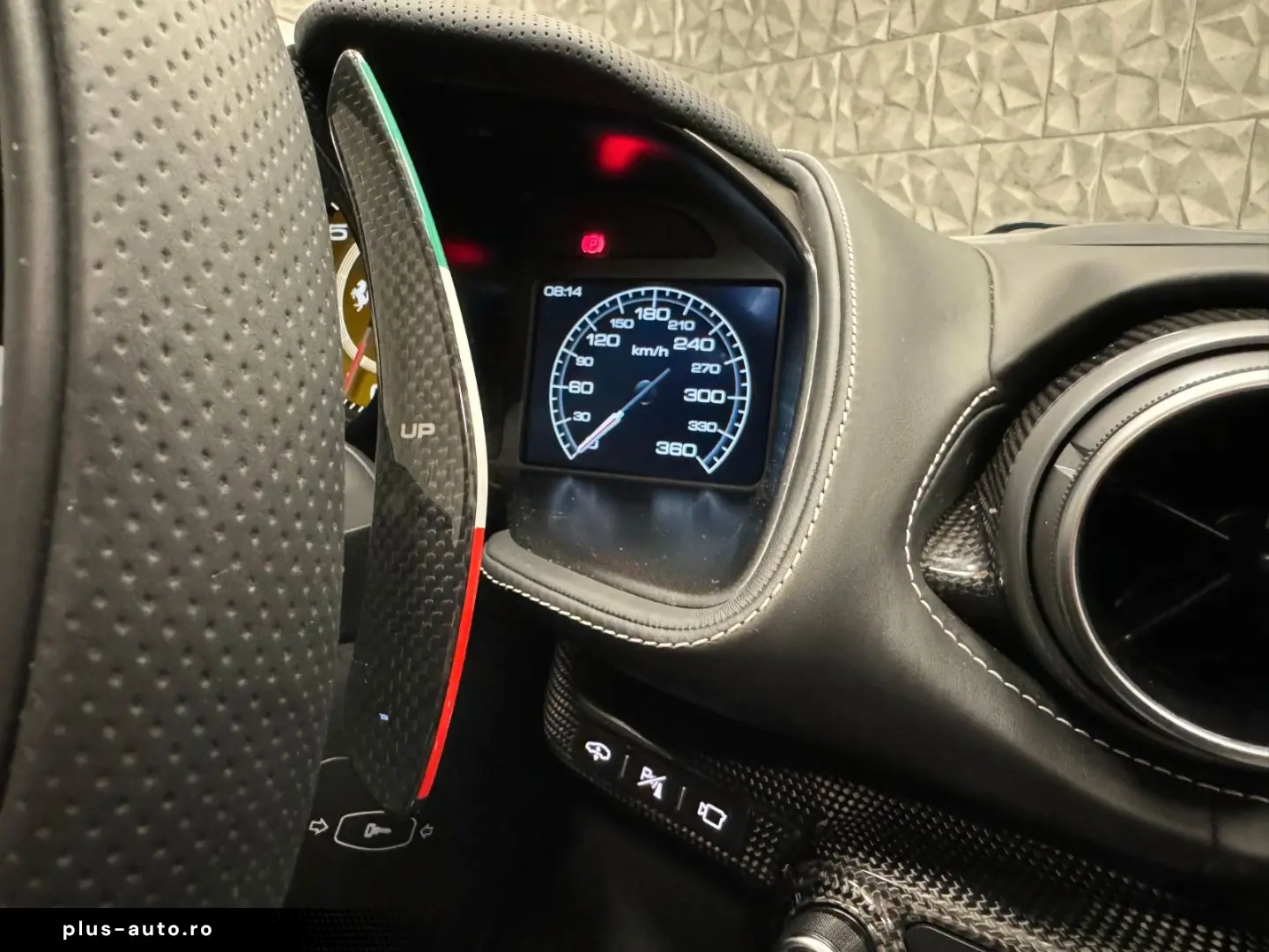 FERRARI 812 GTS -V12   CARBON-LIFT-CAMERA