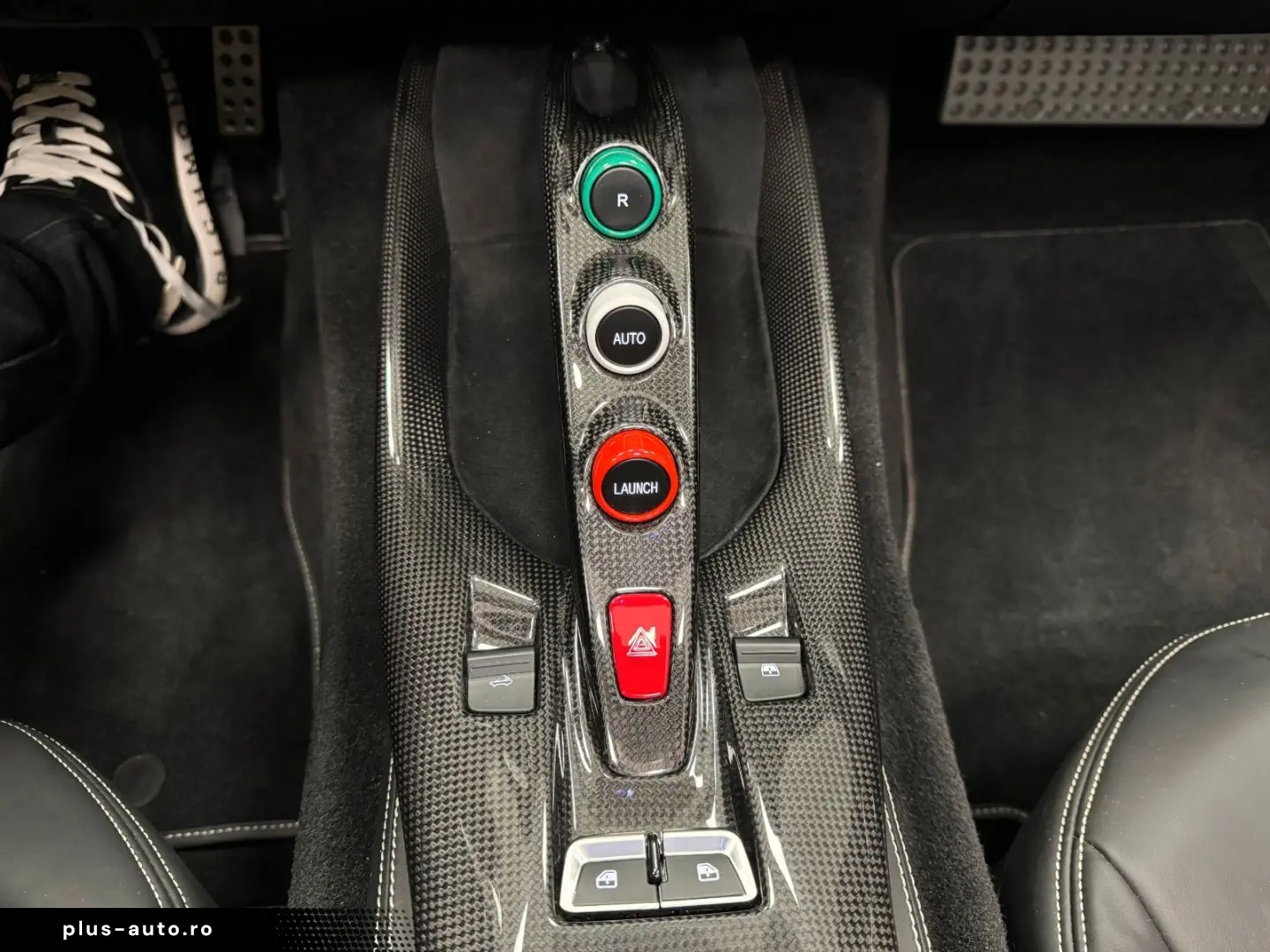 FERRARI 812 GTS -V12   CARBON-LIFT-CAMERA