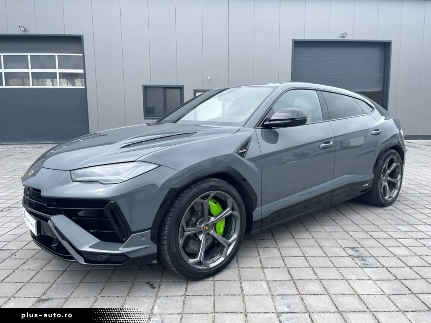 LAMBORGHINI Urus S 4.0 V8 Sport   1. Hand