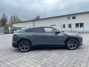 LAMBORGHINI Urus S 4.0 V8 Sport   1. Hand
