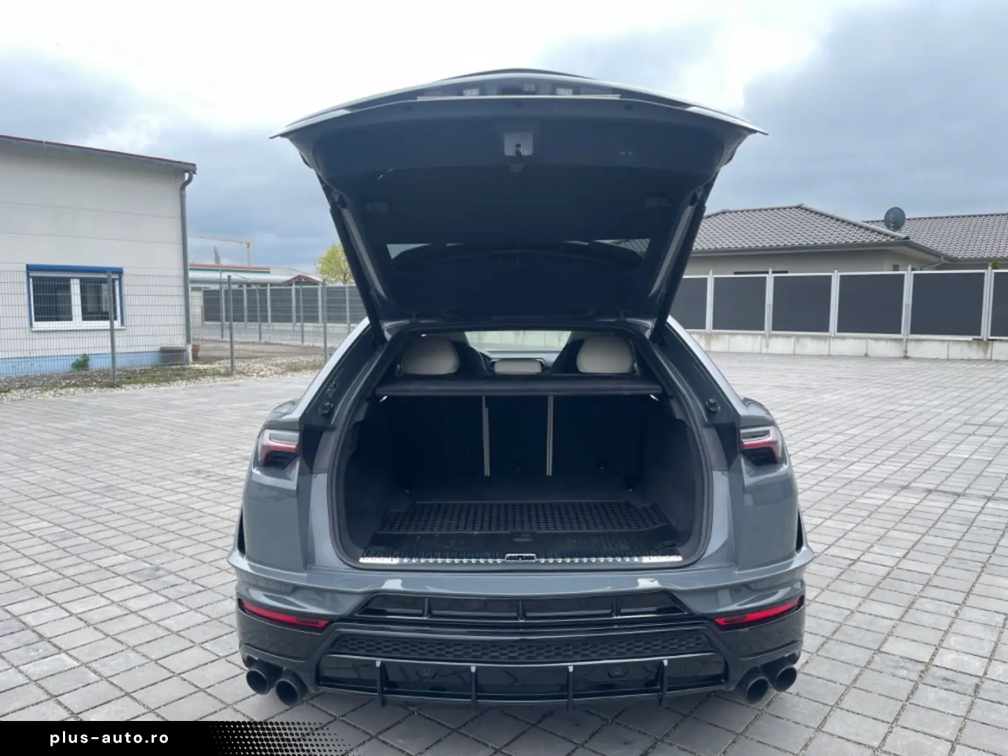 LAMBORGHINI Urus S 4.0 V8 Sport   1. Hand