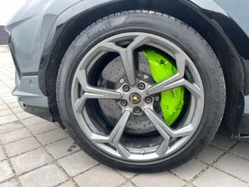 LAMBORGHINI Urus S 4.0 V8 Sport   1. Hand