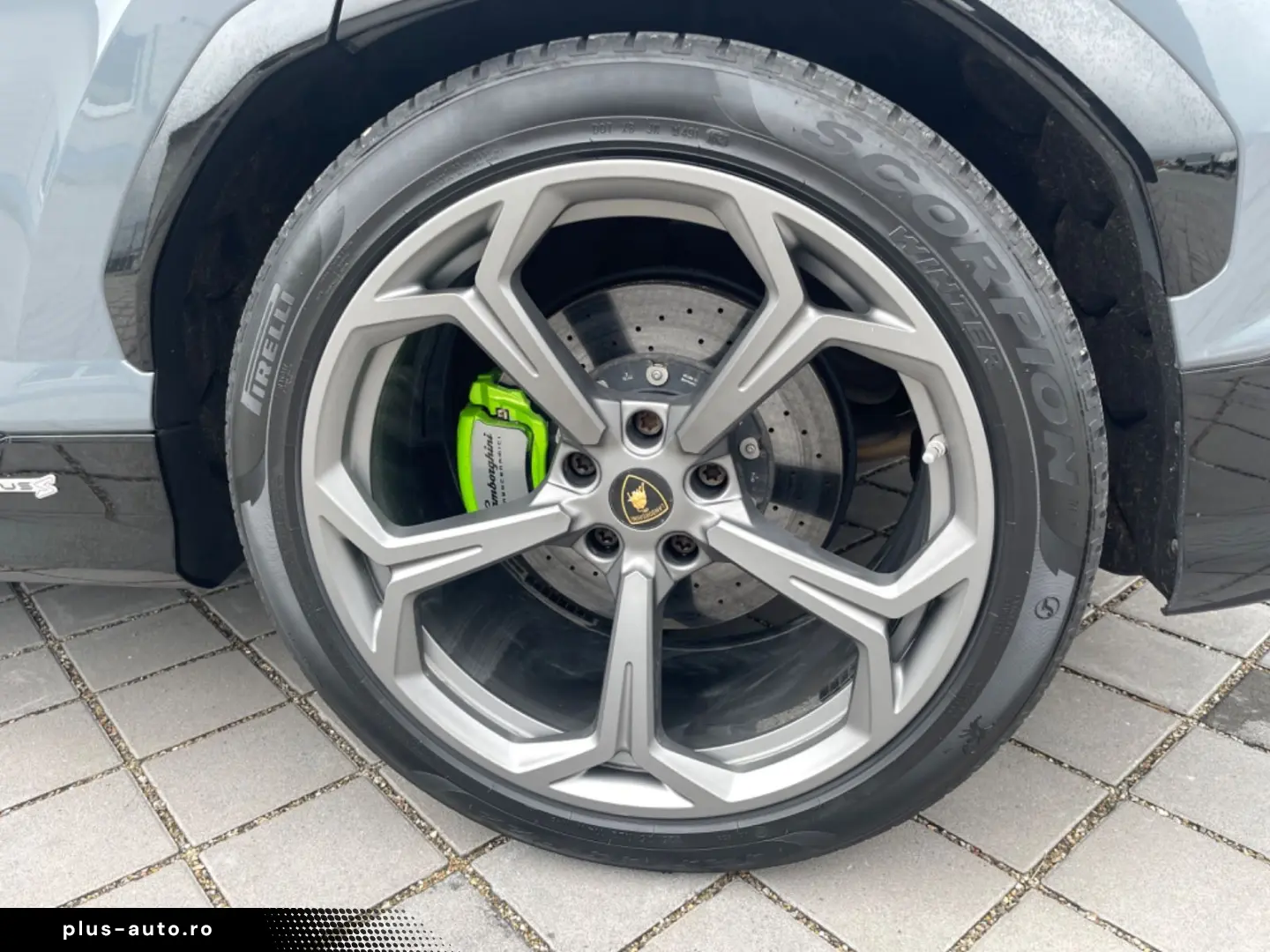 LAMBORGHINI Urus S 4.0 V8 Sport   1. Hand