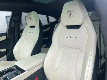 LAMBORGHINI Urus S 4.0 V8 Sport   1. Hand