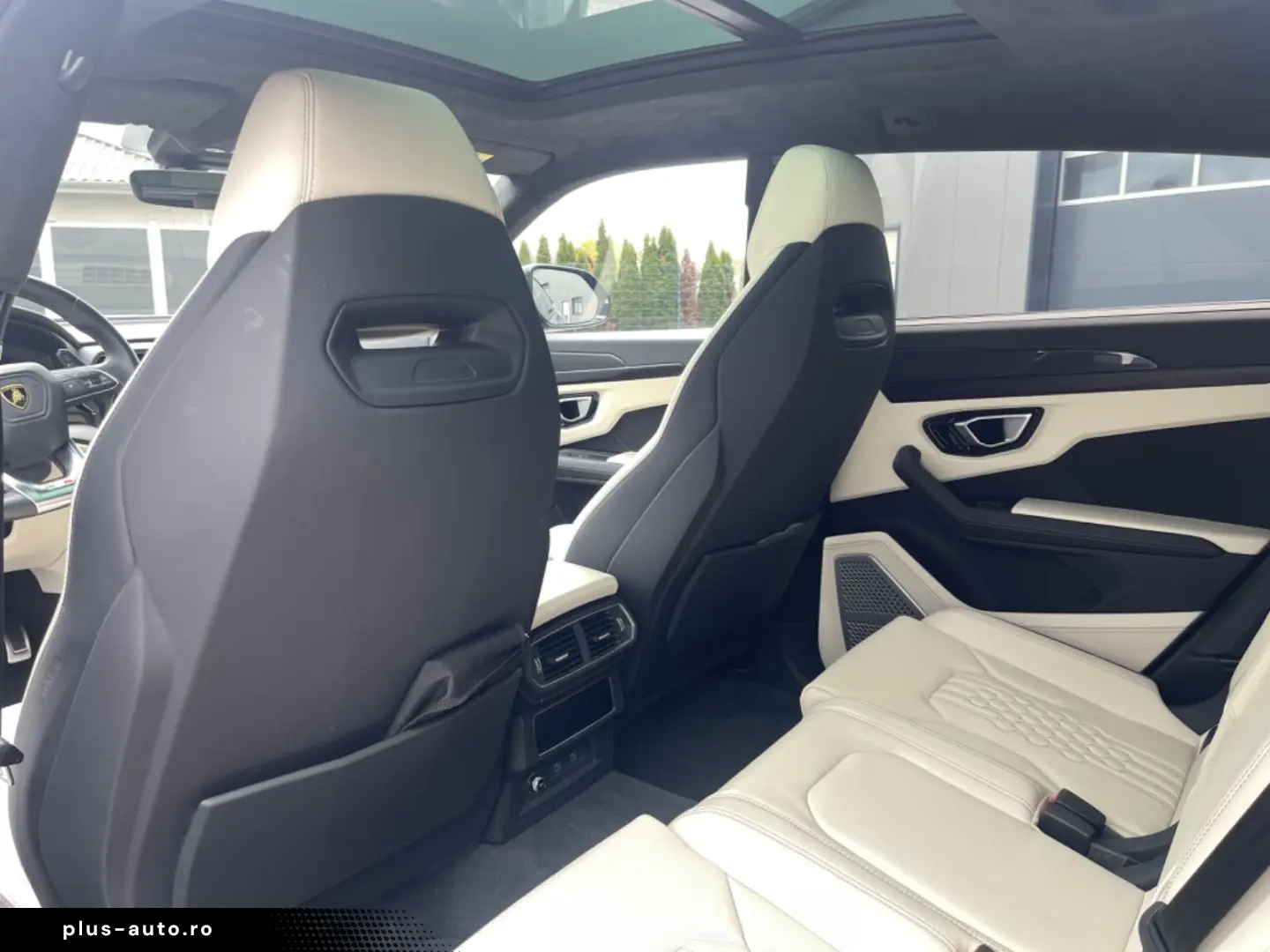 LAMBORGHINI Urus S 4.0 V8 Sport   1. Hand