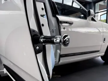 ROLLS ROYCE Cullinan BLACK BADGE SERIES II BESPOKE STAR BLUE