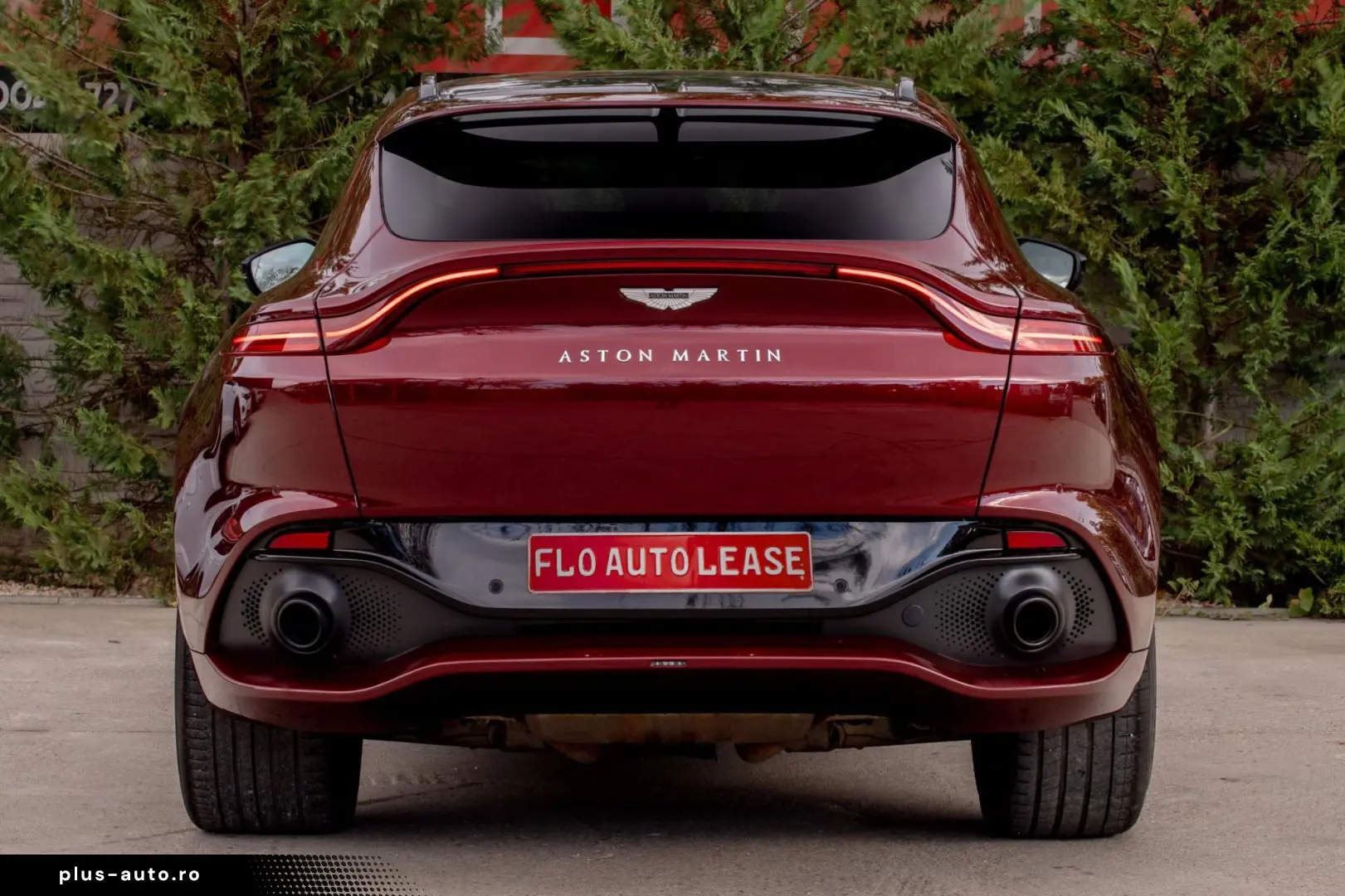 Aston-Martin Dbx