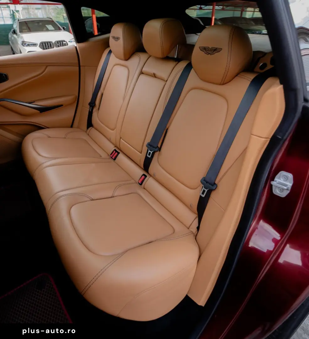 Aston-Martin Dbx