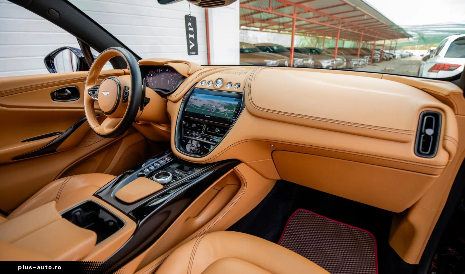 Aston-Martin Dbx